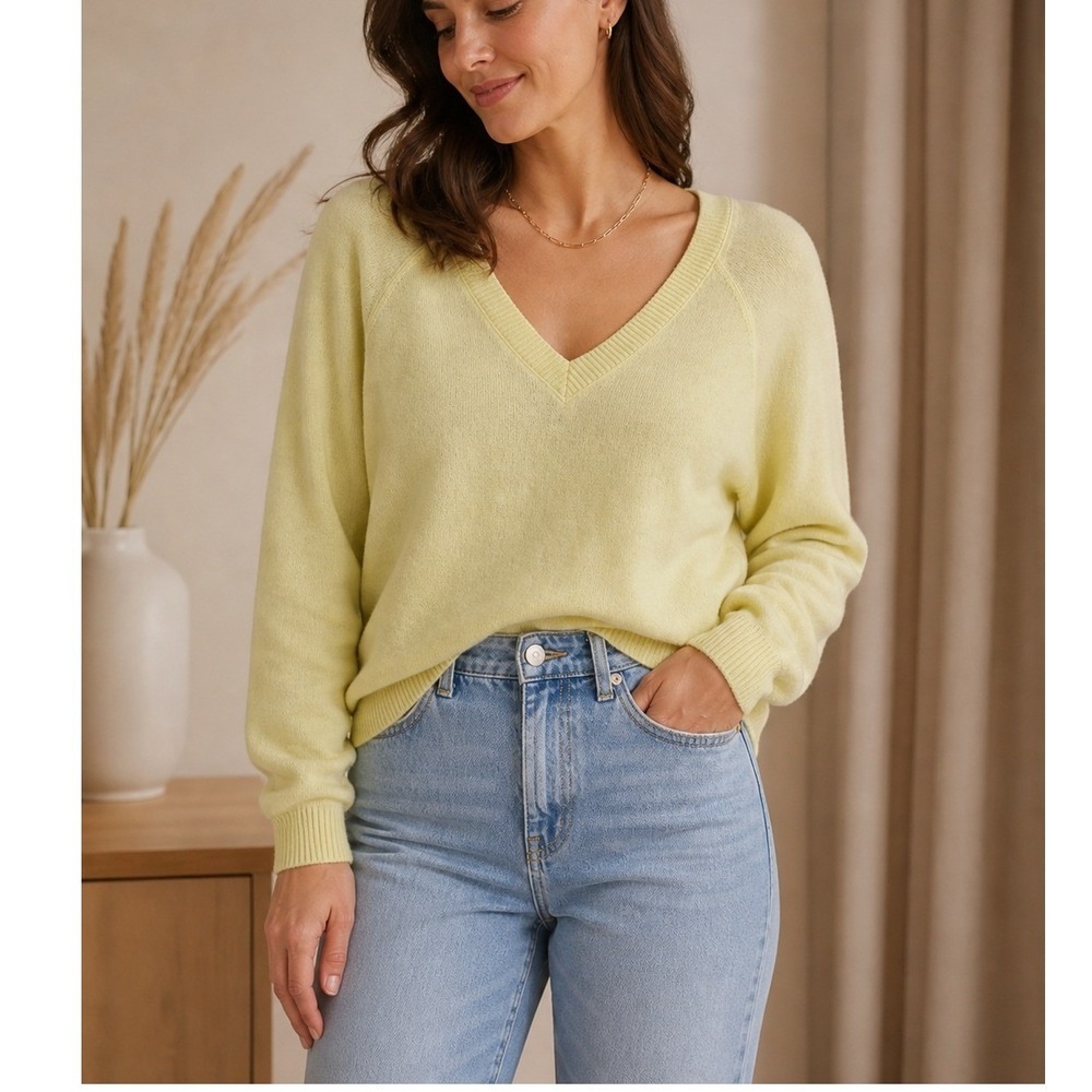 Allison Joy Evereve‎ Women's V-Neck Raglan Sleeve Knit Sweater Pale Yellow- S